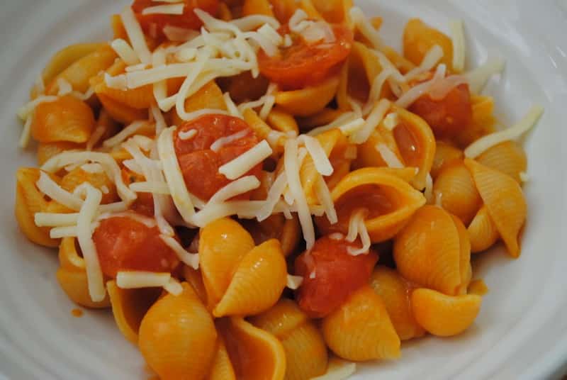 Easy-Cheese-Tomato-Pasta-Recipe-1
