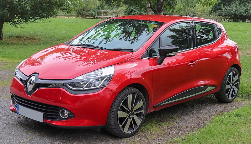 File:2016 Renault Clio Dynamique S NAV DCi 1.5 Front.jpg