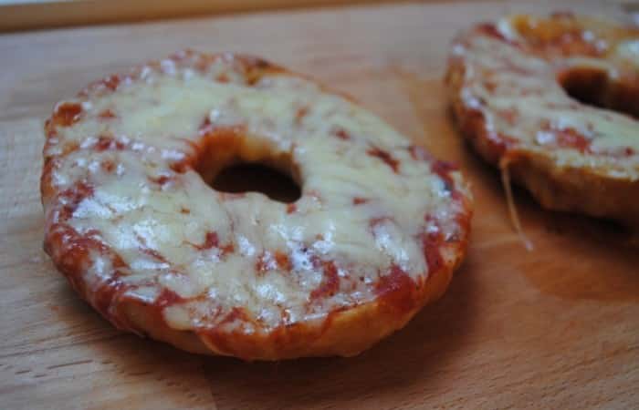 pizza-bagels-recipe-3-700x450